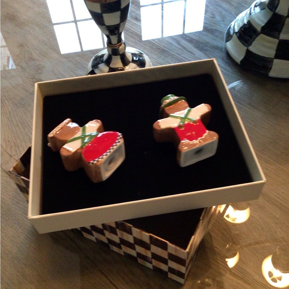 Mackenzie Childs NEW Salt and Pepper Shakers - Picture 7 of 10